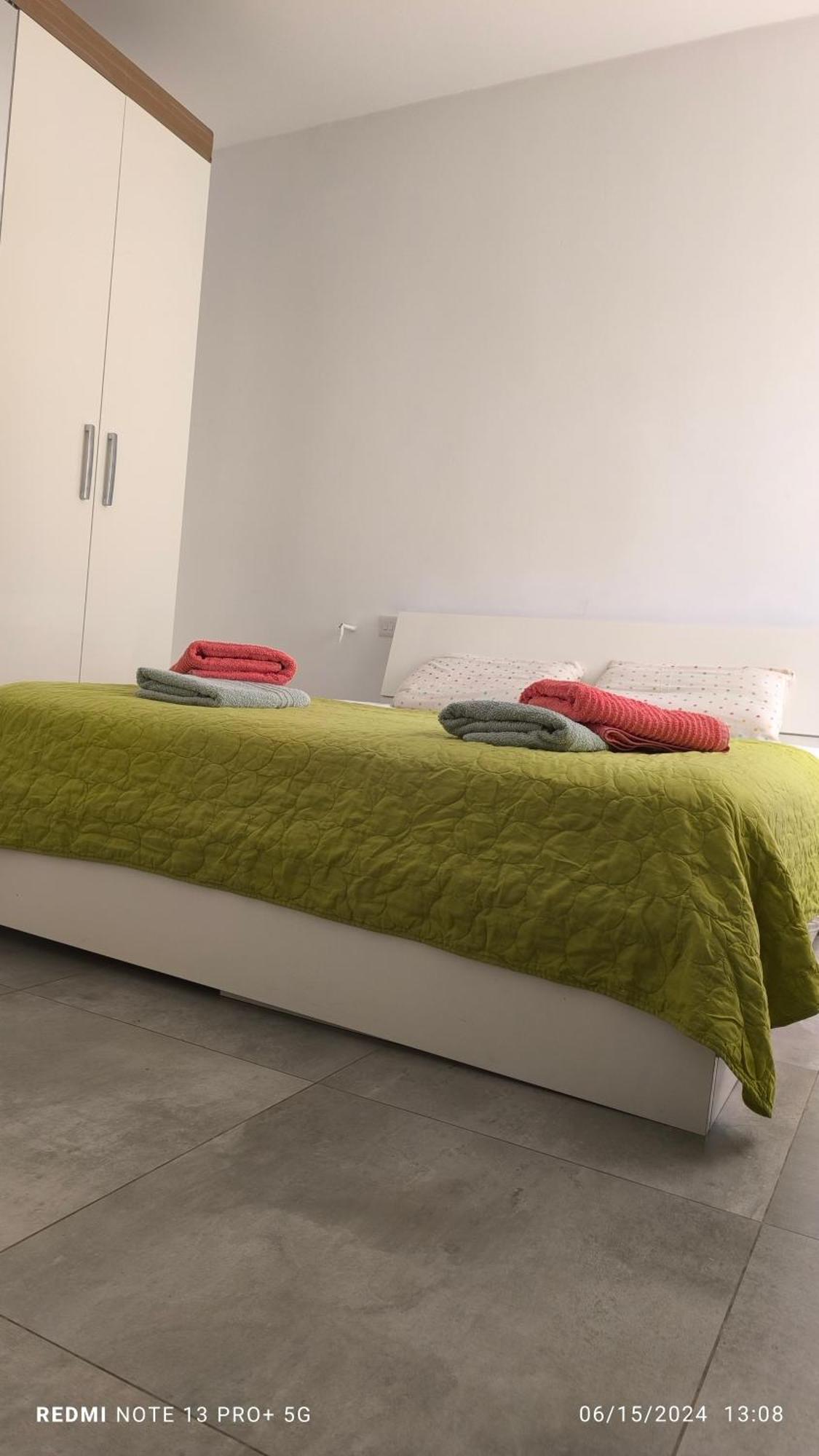 One Bedroom Tea Apartment Il-Gzira Exteriör bild