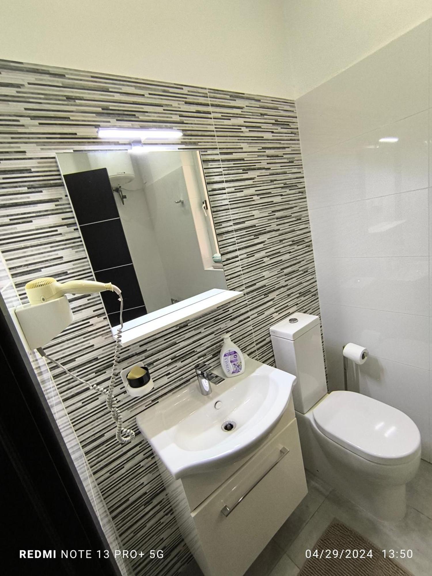 One Bedroom Tea Apartment Il-Gzira Exteriör bild