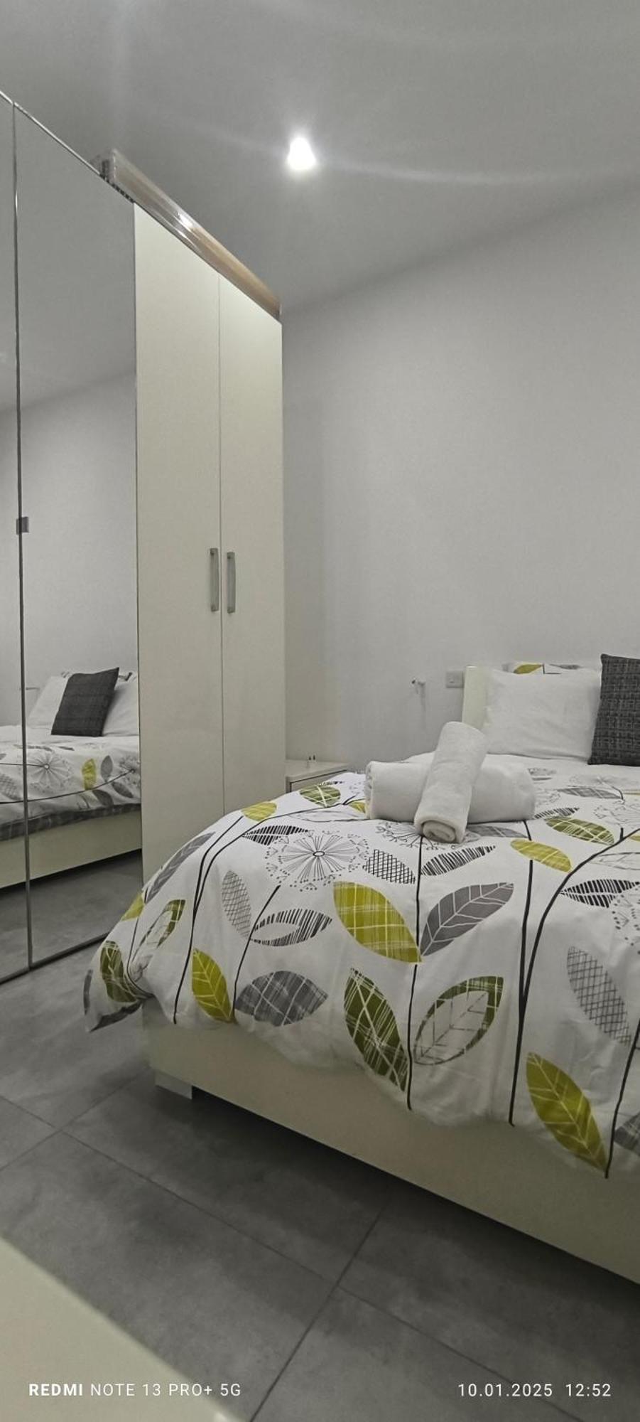 One Bedroom Tea Apartment Il-Gzira Exteriör bild